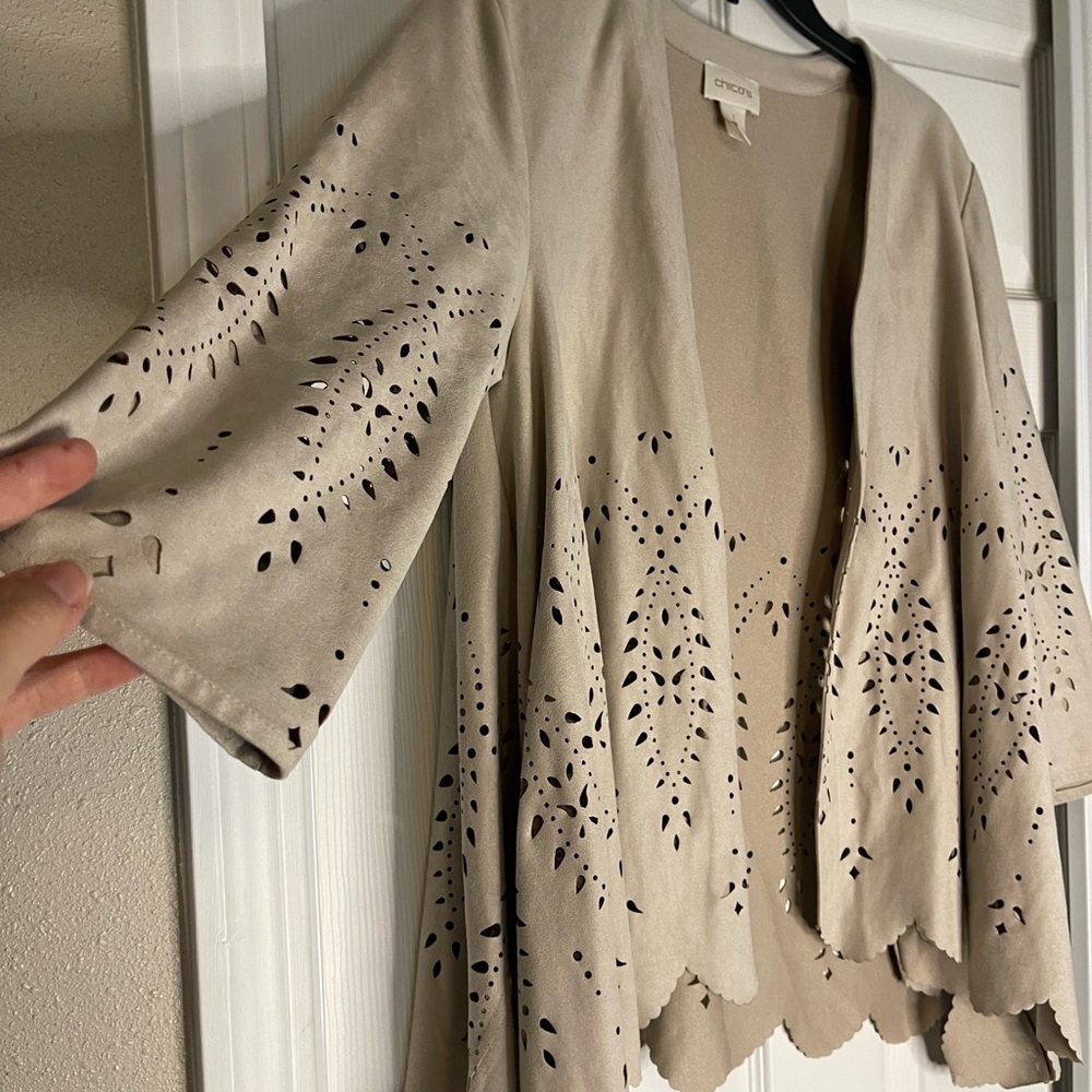Chico's Faux Suede Laser Cut Open Cardigan Size 1 Medium - Picture 5 of 8
